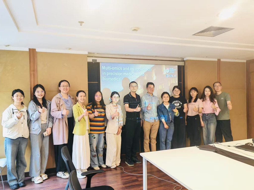 2025/4/24 Xiaotao visited Shanghai Jiaotong University